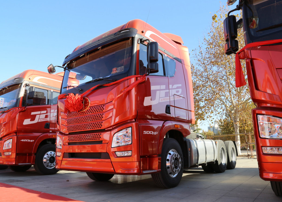 🚛 FAW JH6 6X4 550HP Tractor Truck