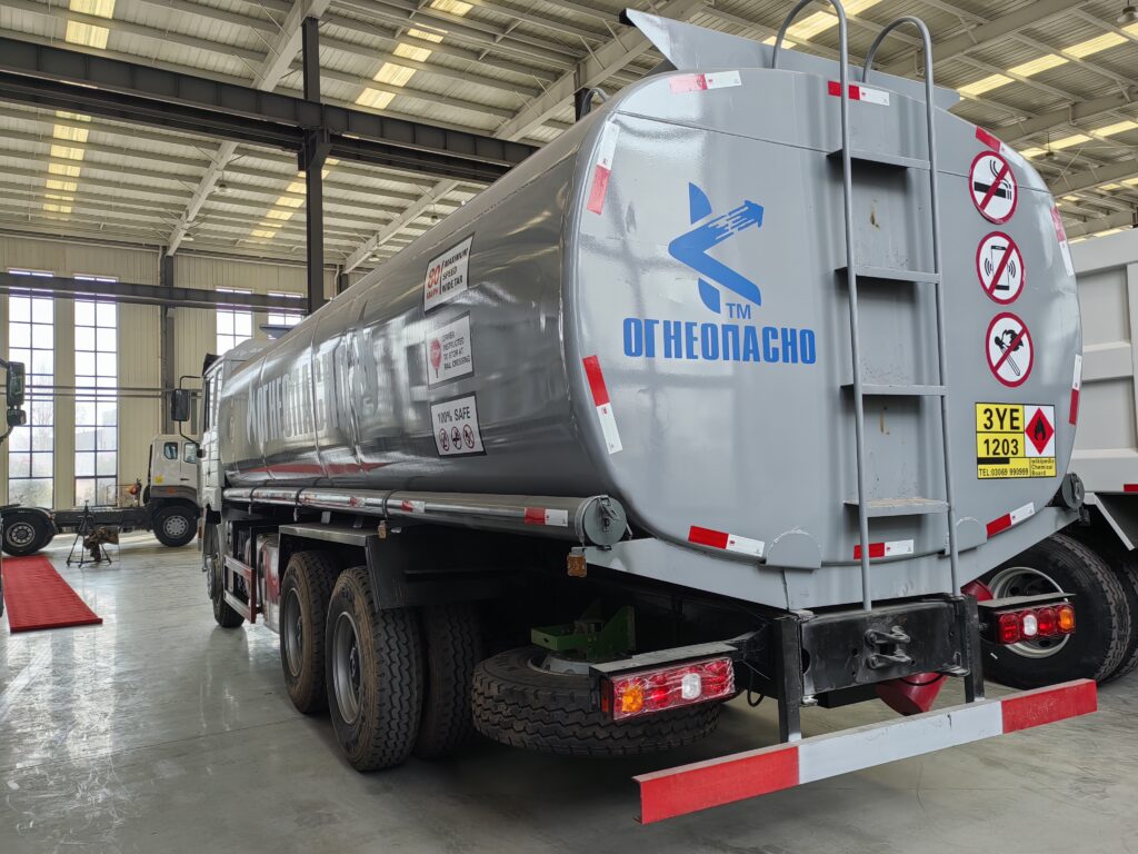 Delong F3000 6×4 Fuel Truck